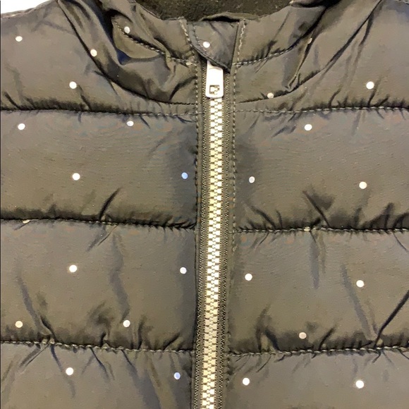 Old Navy || Hooded Frost-Free Puffer Jacket - Picture 3 of 7